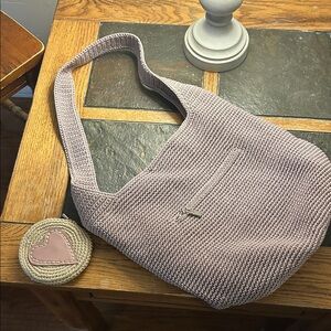 Elegant Knit Shoulder Bag in Soft Pink